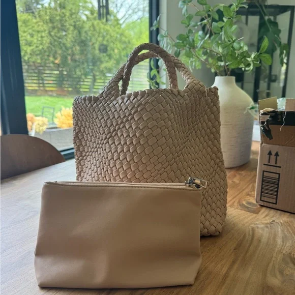 Tan Textured Tote Bag with Matching Pouch - Picture 2 of 9